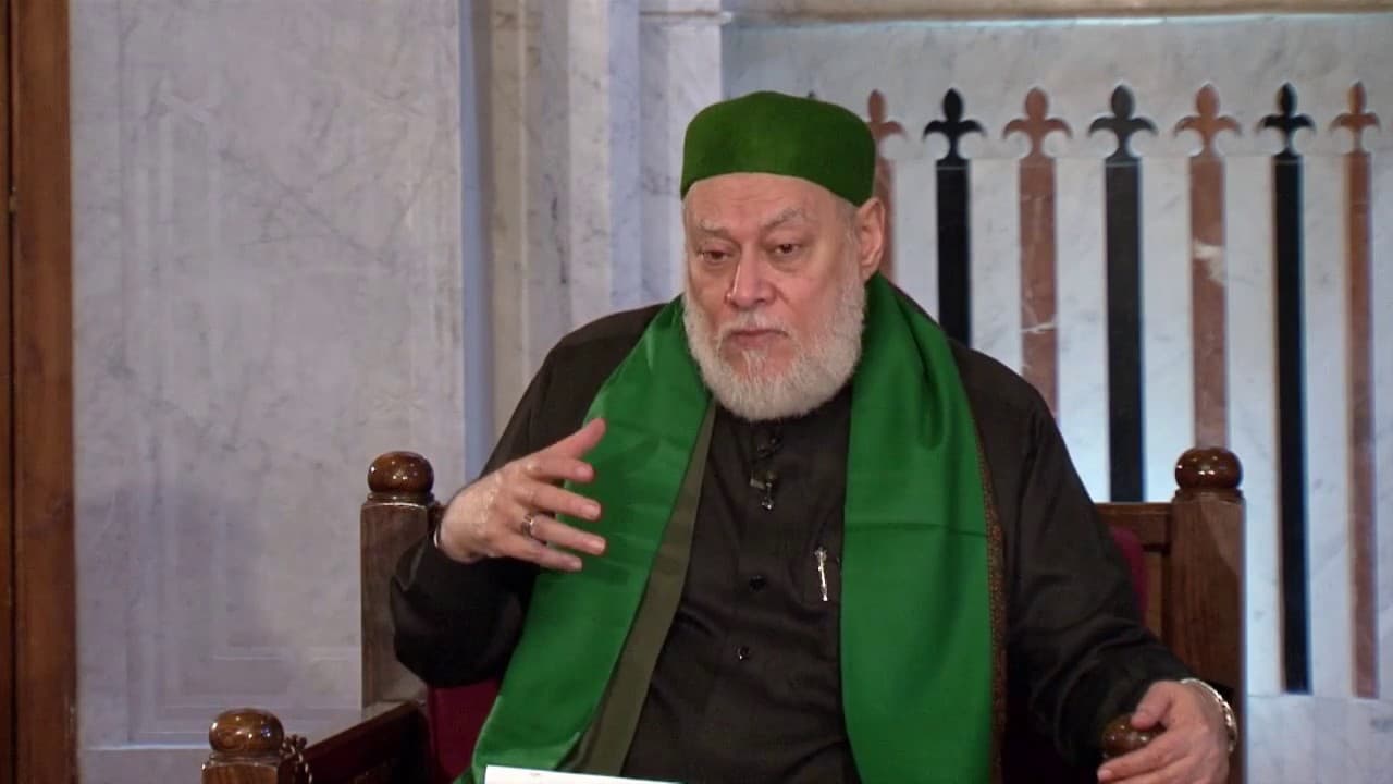 بر الوالدين درجات بين الاتصال اليومي والبر الذي يقي الشرور