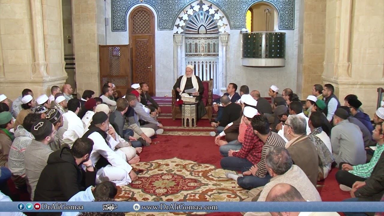 قراءة الفاتحة فقط في الصلاة وحكم من نسي السورة بعدها
