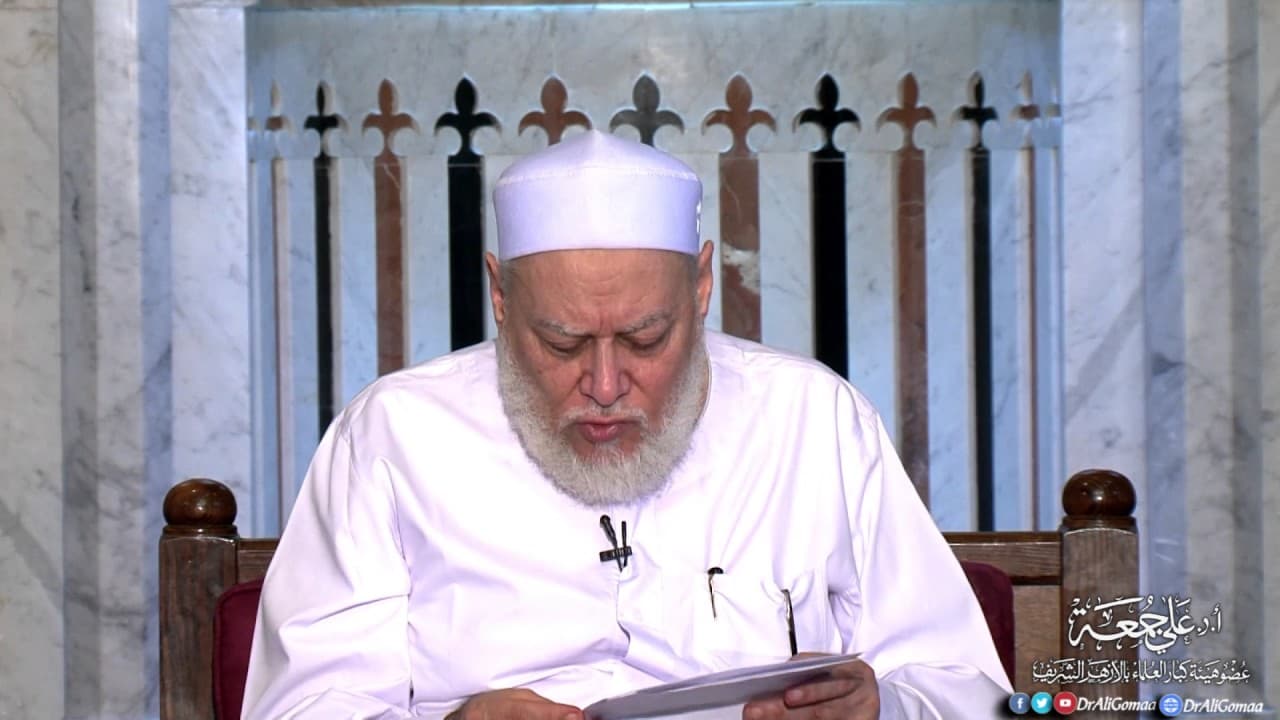 حكم تكفين الميت في بدلة وربطة عنق بدلاً من الكفن الشرعي