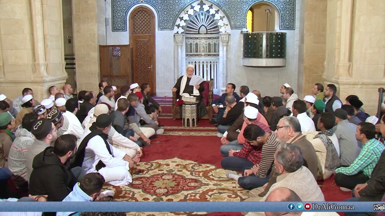 الدعاء بعد التشهد وقبل التسليم وحكمه عند العلماء