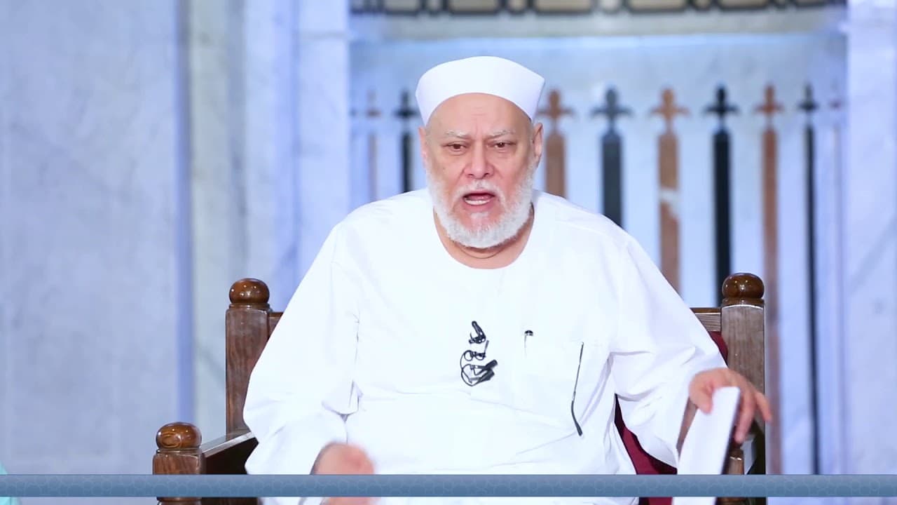 هل تخبر زوجها بخروج أخته وسهرها أم تستر عليها