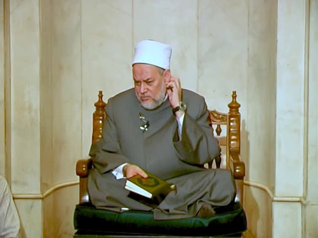 تفسير آية الوصية للأزواج في سورة البقرة وحقوق المرأة بعد وفاة زوجها