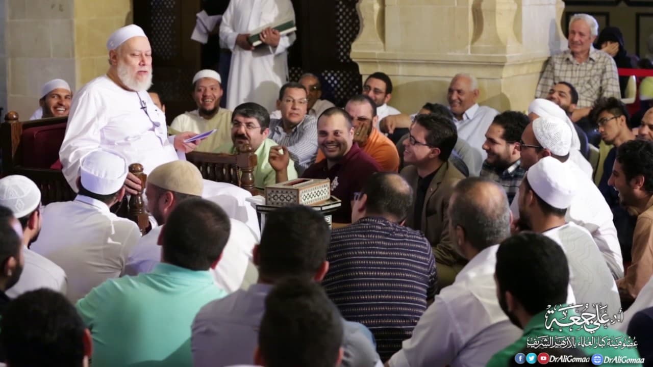 غض البصر على الشاطئ وأسئلة الإنترنت المستفزة وخلاف العلماء في وزن أشياء