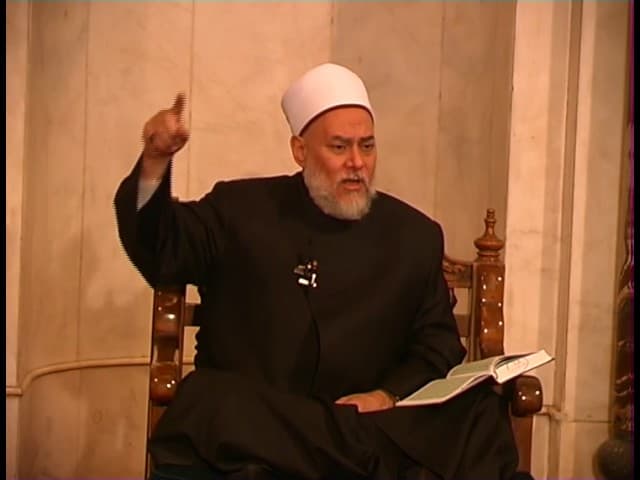تفسير سورة البقرة الآيتان 142 و143 ومعنى الأمة الوسط وتحويل القبلة
