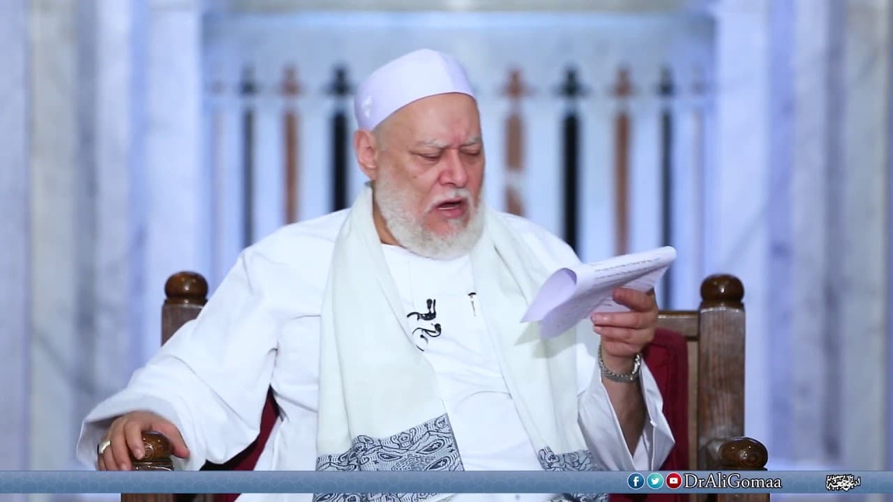 حكم القراءة بمجرد النظر خارج الصلاة وهل يجب الجهر أو تحريك الشفتين