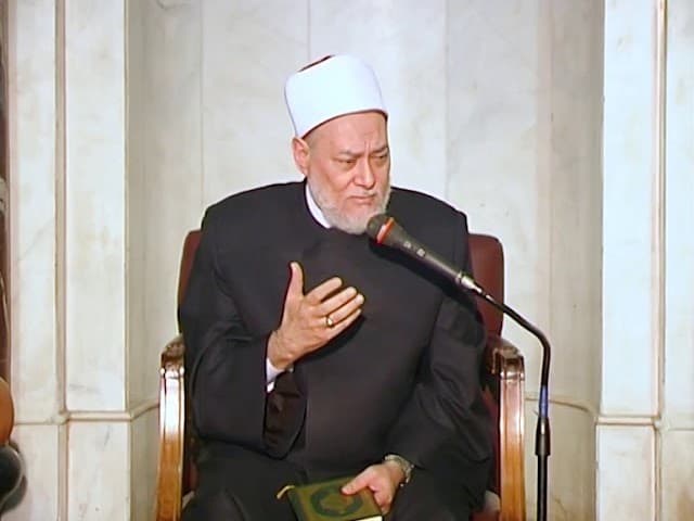 ابتغاء الوسيلة إلى الله وحكم التوسل بالصالحين وعملهم في الإسلام