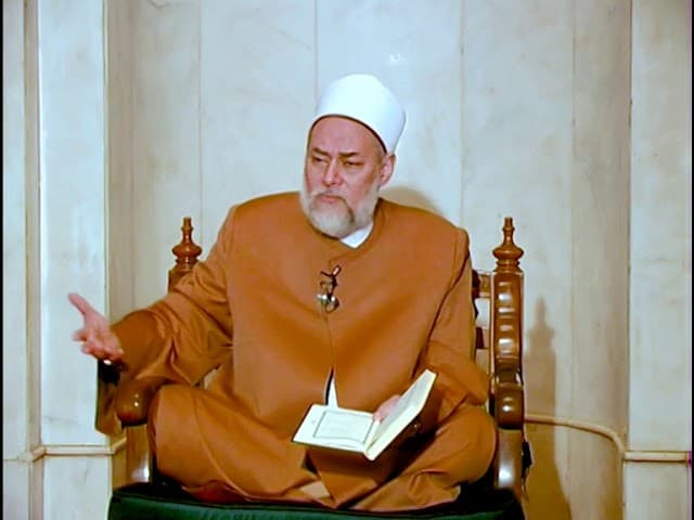 تفسير الآية 233 من سورة البقرة وأحكام الرضاعة وقاعدة الخبر المراد به الإنشاء