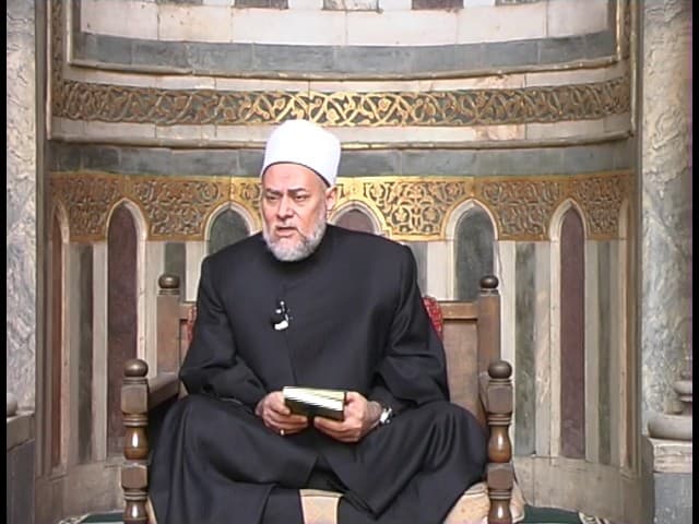 وما كان الله ليضيع إيمانكم وحكمة تحويل القبلة والعدل في التشريع