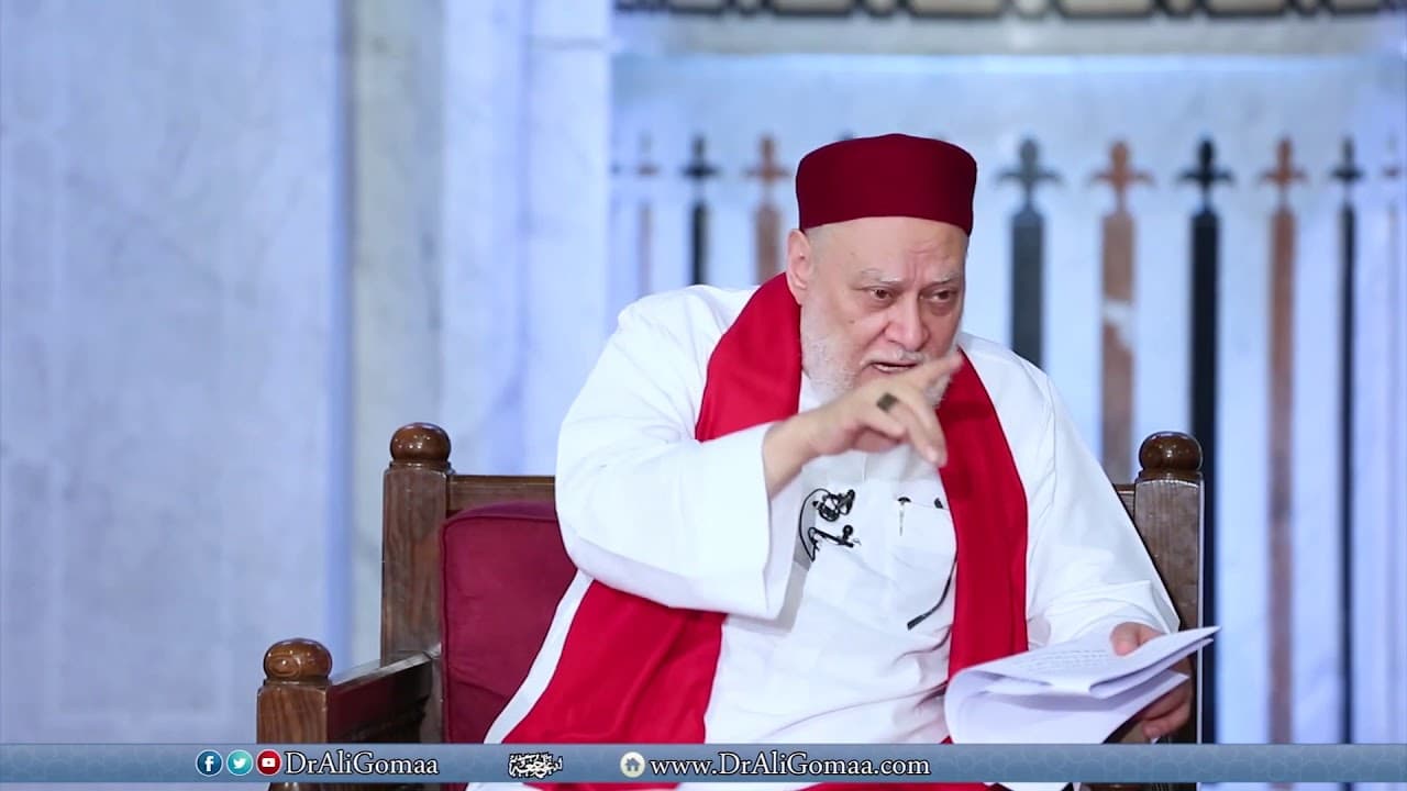 حكم ترك الإمام سجدة في صلاة الجمعة وما يفعله المأموم