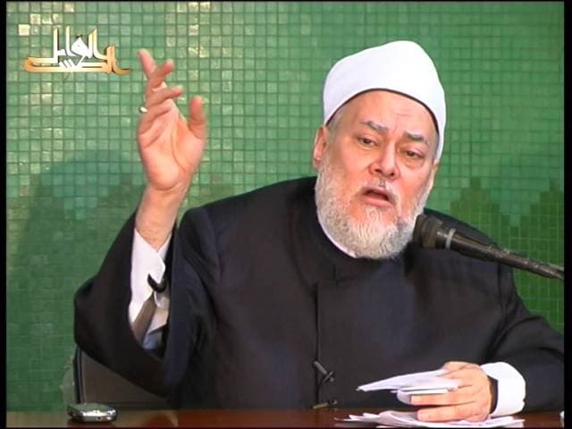 حكم الاحتفال بالمولد النبوي وزيارة القبور والحلف بالنبي في الفقه الإسلامي