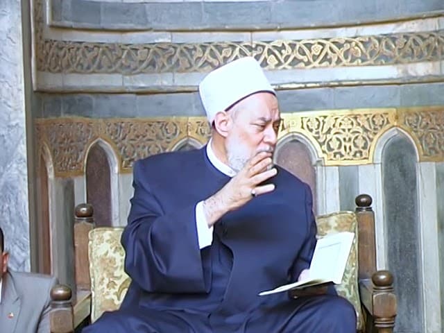 أفرأيت من اتخذ إلهه هواه ويا ليتني كنت معهم فوزا عظيما في سورة النساء