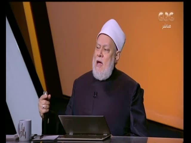 كفارة الحلف بالطلاق وحكم النيابة في الحج عن الأحياء والأموات
