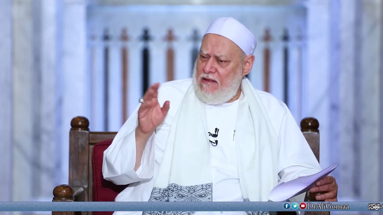 حكم من صلى باتجاه قبلة خاطئة فترة من الزمن وكيفية التصحيح