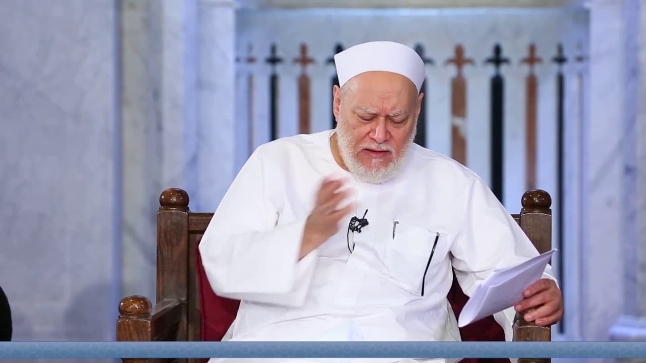 حكم الصلاة على النبي بعد الأذان وجواز السيادة فيه