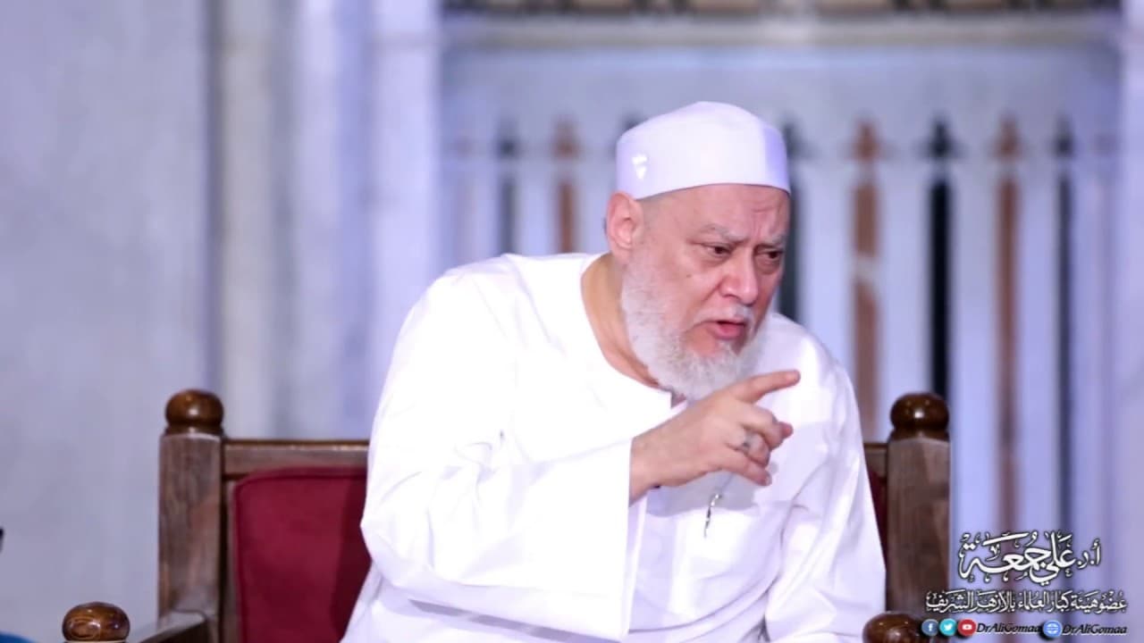 عورة المرأة في الصلاة وحكم تغطية القدمين والخلاف الفقهي فيه