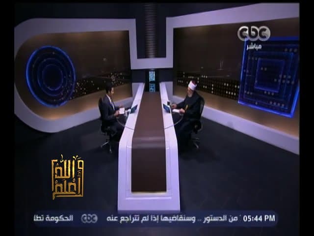 حكم ترك صلاة الجمعة والتيمم بدون تراب وأحكام فقهية متنوعة