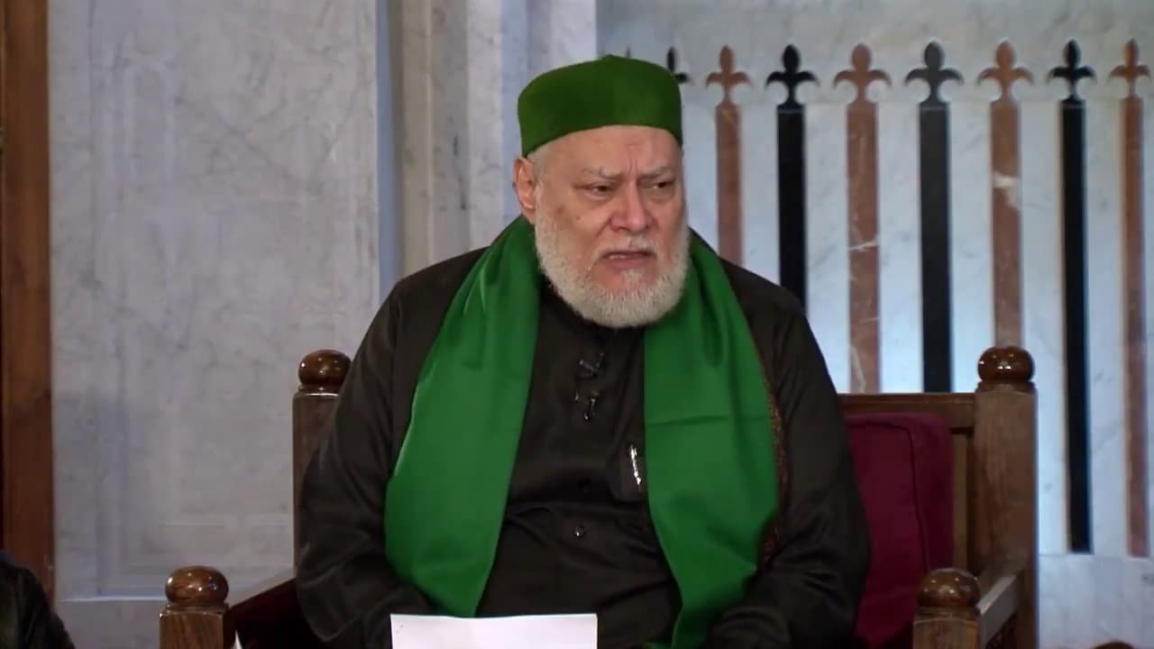 حكم محاكاة آيات القرآن الكريم في مواقع التواصل الاجتماعي والفرق بين ذلك والاقتباس المشروع