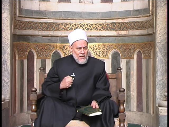 رفع اليدين في الدعاء وتحويل القبلة إلى الكعبة وآداب الدعاء في الإسلام