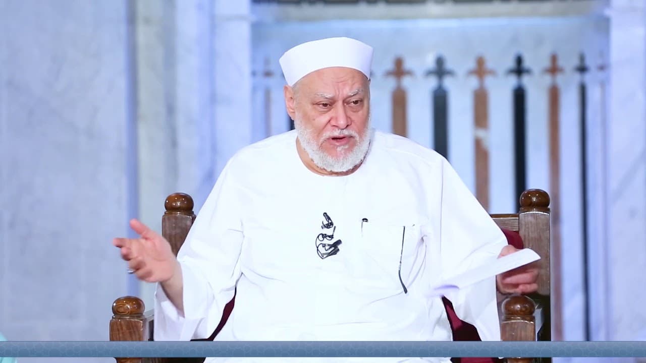 حكم بيع الملابس النسائية للمحجبة وغير المحجبة وضابط الإثم في البيع