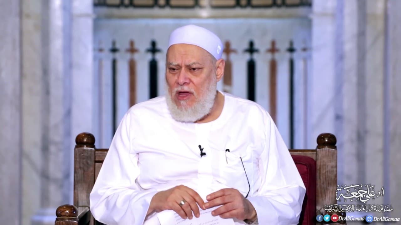 زكاة عروض التجارة مع وجود الديون وحكم خصم الدين من الزكاة